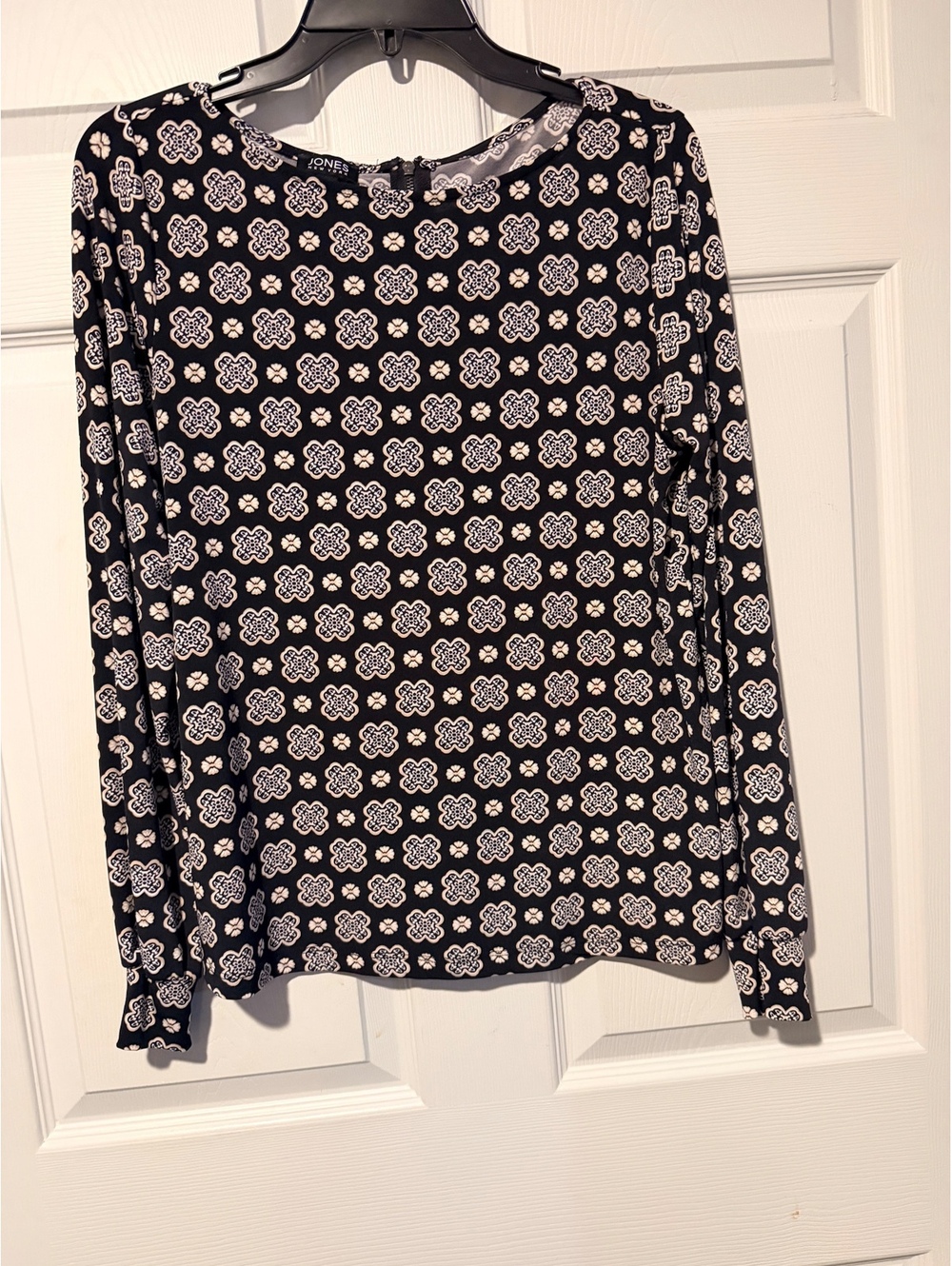 Jones New York black and white patterned top